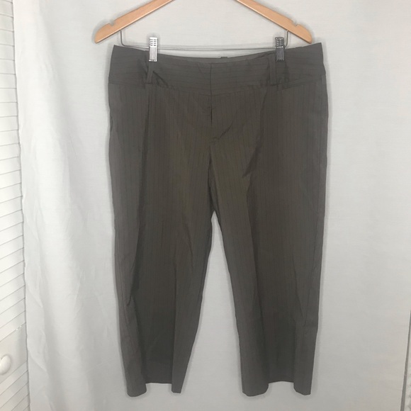 Mossimo Supply Co. Pants - Mossino Stretch Capri/Cropped Pant